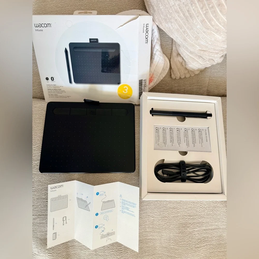 Wacom Intuos Black Graphics Tablet with Pen creative pen tablet
